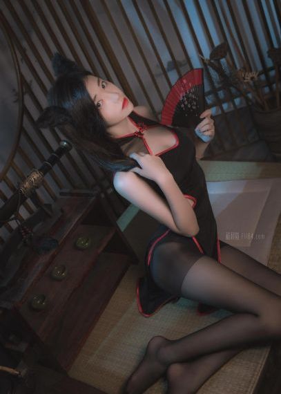 妻子在公司加班