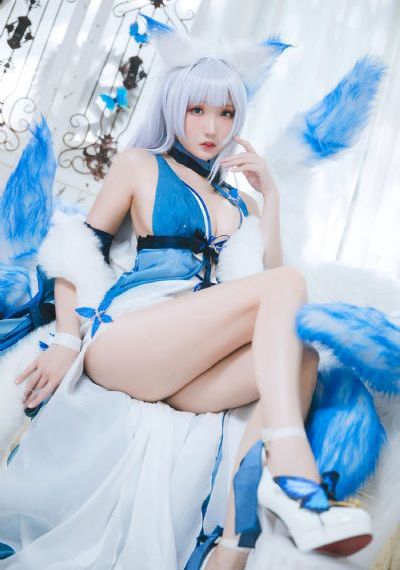 精品三级av