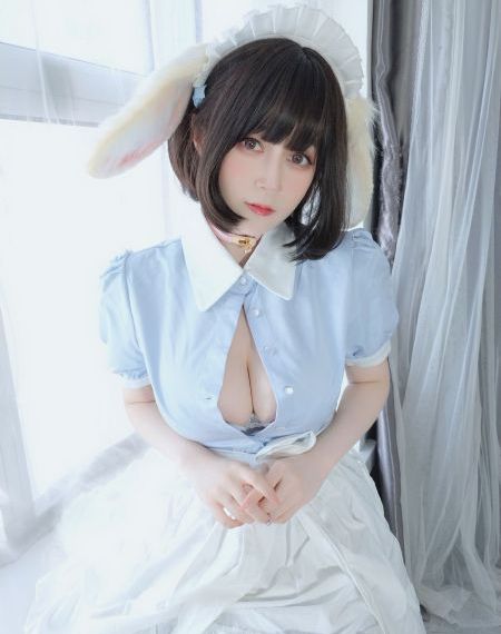 老师胸乳裸露网站