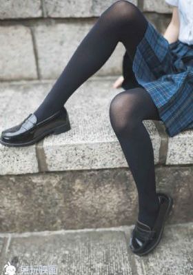 让娇妻尝试两根一起进3p视频