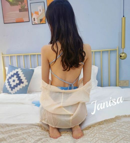 年轻漂亮的女邻居2