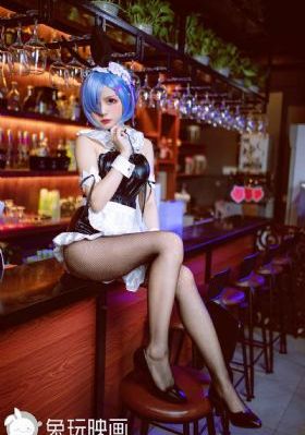 女邻居2