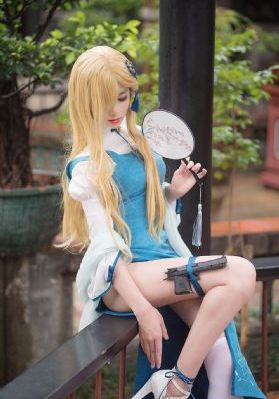 老师好紧开裆蕾丝内裤女